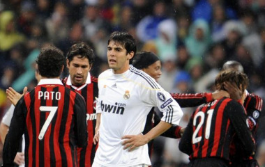 Un penoso y veterano Milan destapa las miserias del equipo mas caro del continente. Real Madrid (2) - Milan (3)